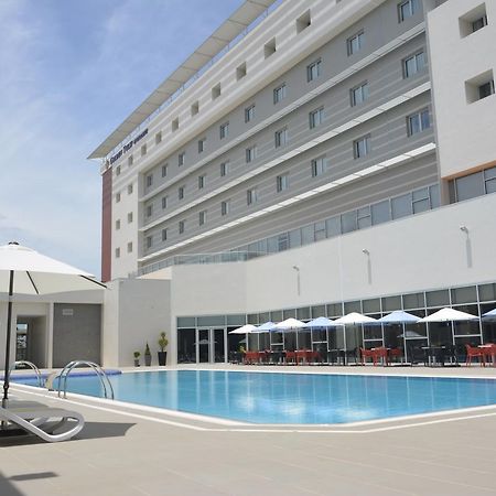 Golden Tulip Le Diplomate Hotel Cotonou Exterior photo