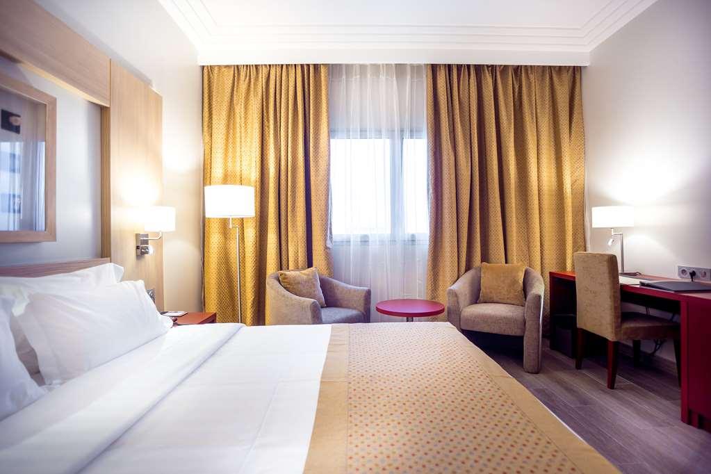 Golden Tulip Le Diplomate Hotel Cotonou Room photo