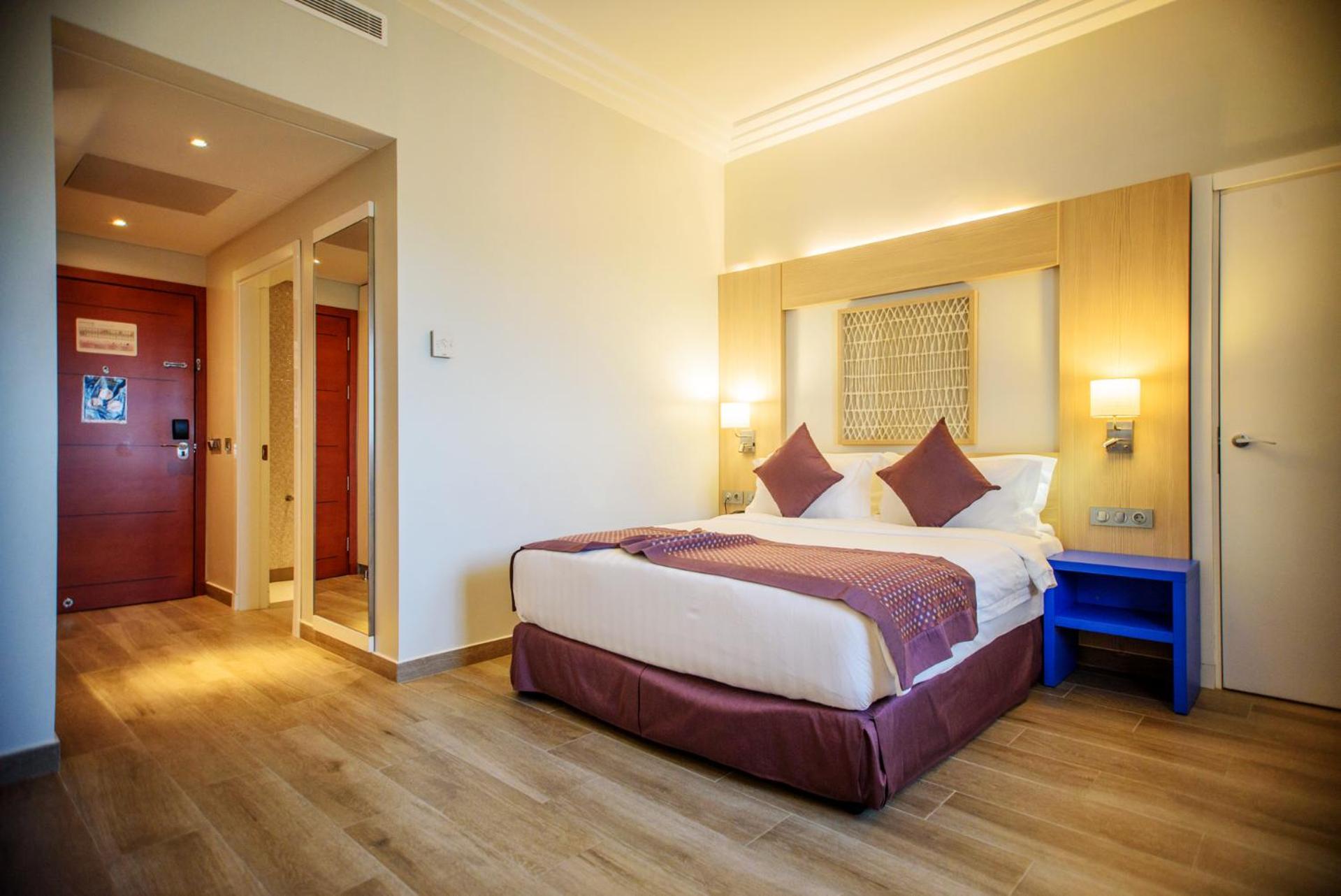 Golden Tulip Le Diplomate Hotel Cotonou Exterior photo