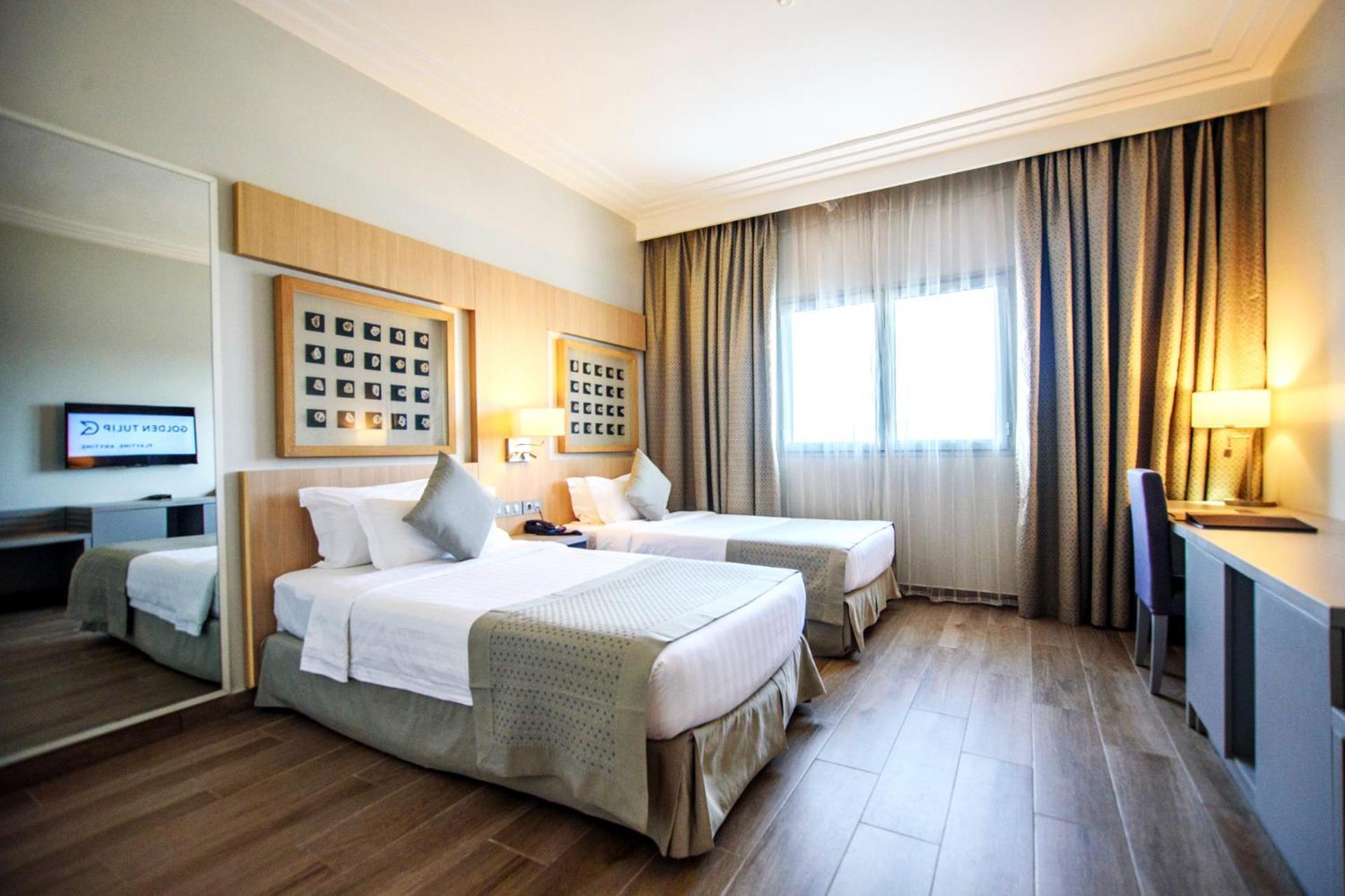 Golden Tulip Le Diplomate Hotel Cotonou Exterior photo