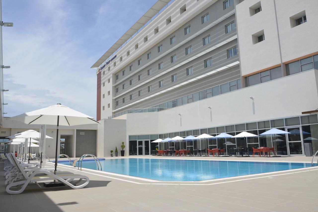 Golden Tulip Le Diplomate Hotel Cotonou Exterior photo